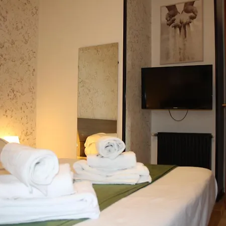 Apiro 11 Rome